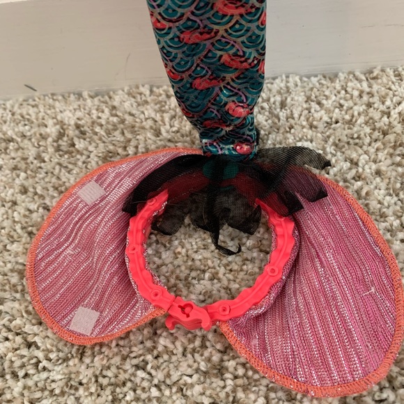 MONSTER HIGH GHOUL TO MERMAID LAGOONA BLUE TRANSFORMATION DOLL - Picture 6 of 9